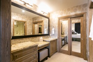 Suite, 3 habitaciones | Baño