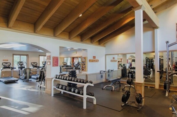 A gym with treadmills, weight benches, and free weights. - Northstar Tahoe Summer Resort Condo: Pools, Pickleball, Hike Trails, 2BR 2BA (Truckee)