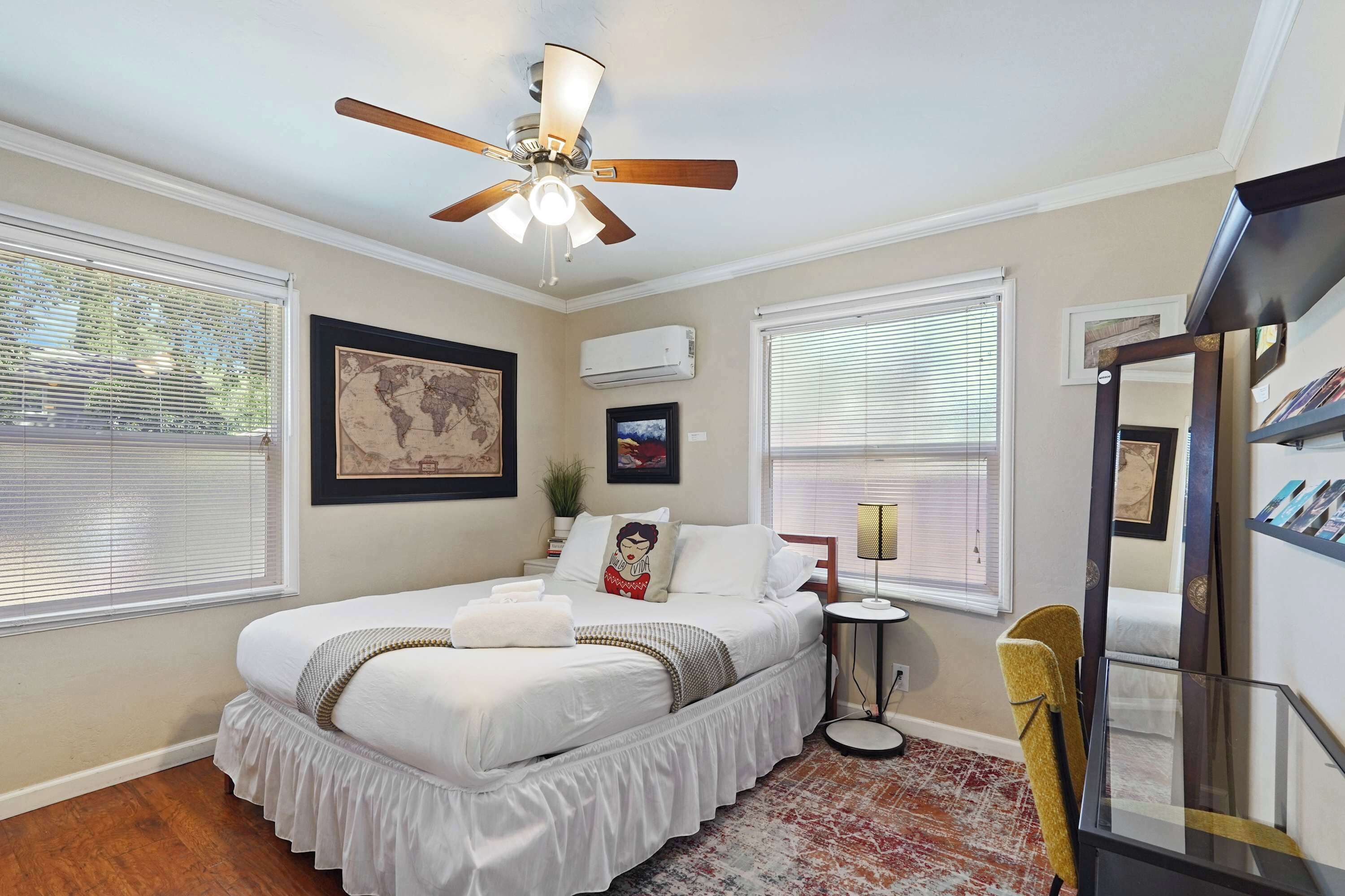 2 bedrooms, iron/ironing board, WiFi, bed sheets