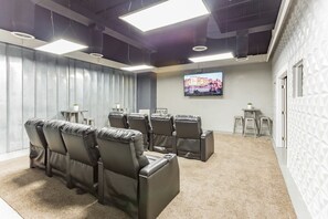 Interior - Affordable Downtown Memphis Apartment W/views (Memphis)