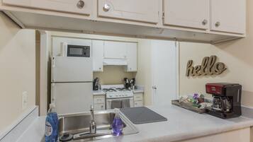 Microwave, oven, stovetop, dishwasher
