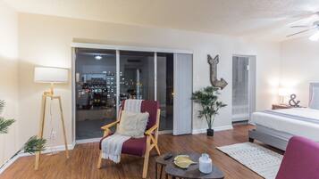 1 bilik tidur, seterika/papan seterika, cadar katil