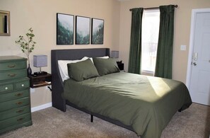 2 bedrooms, desk, iron/ironing board, travel crib