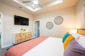 3 bedrooms, desk, iron/ironing board, WiFi