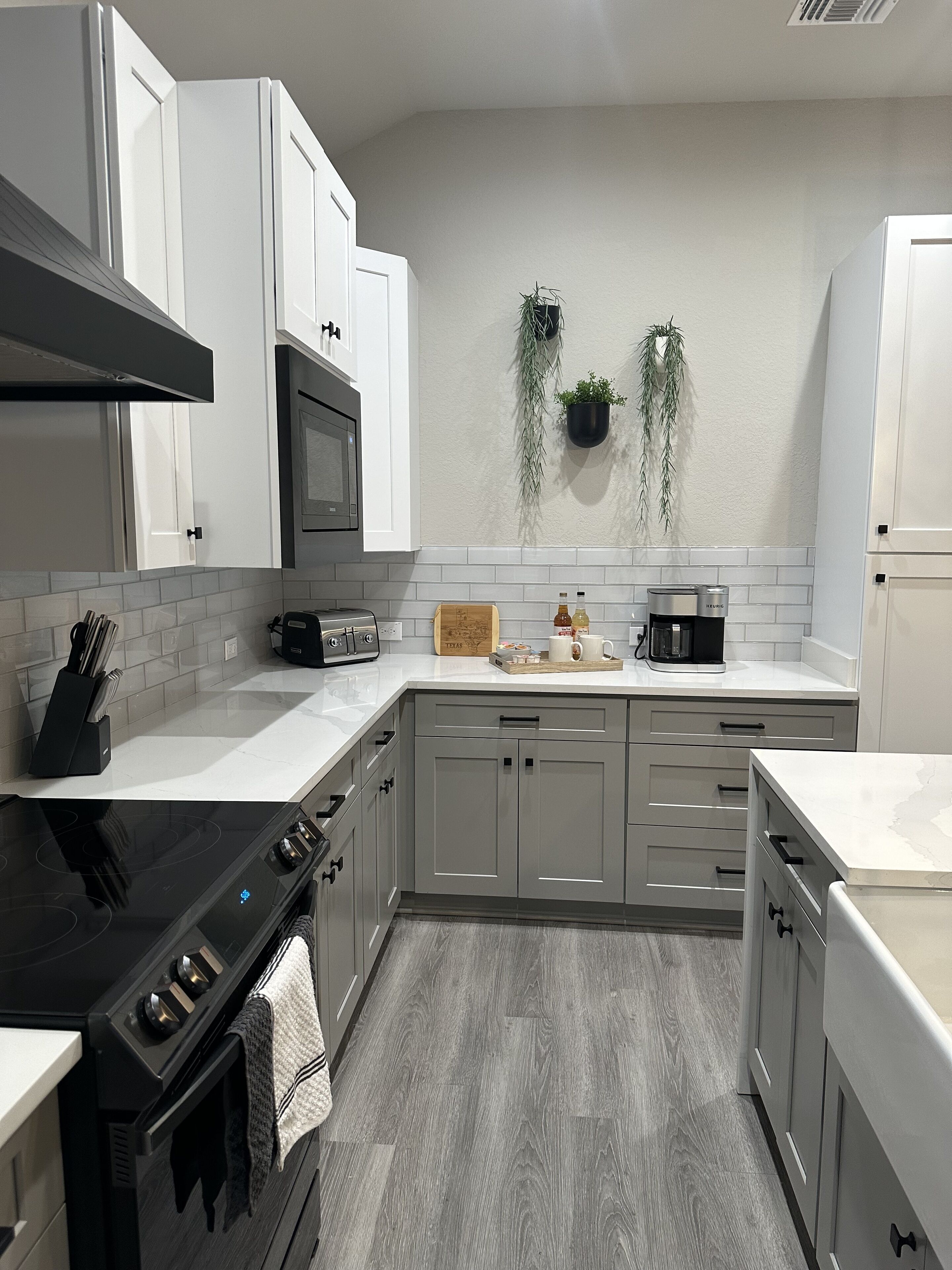 Réfrigérateur, four, plaque de cuisson, lave-vaisselle