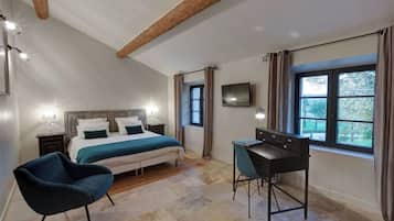 4 chambres, coffres-forts dans les chambres, bureau