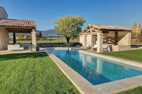 Luxurious 5* stone farmhouse