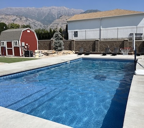 Outdoor pool, a heated pool - 2 Bedrooms, Sleeps 6, Pool, Hot tub, putting green, XBox room (Lindon)
