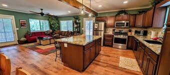 Cozy Cabin in the Woods perfect for families!