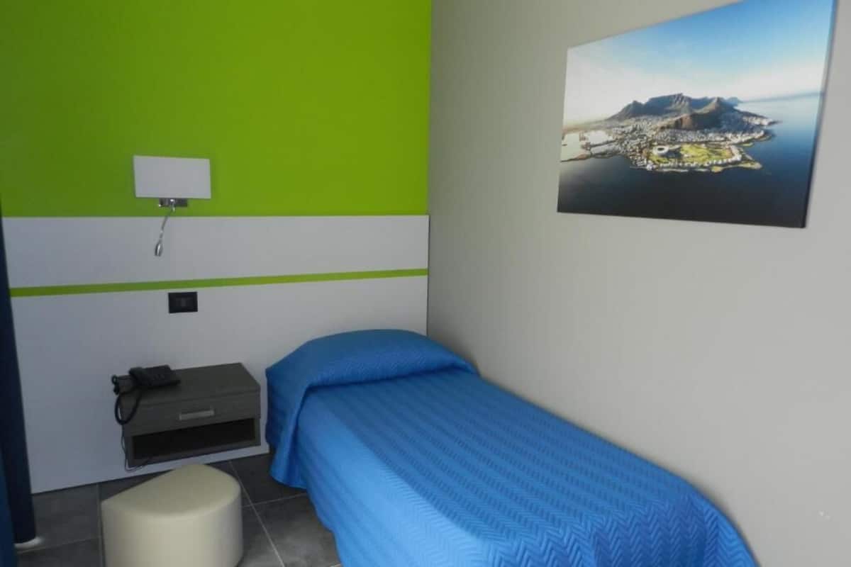 In-room safe, desk, free WiFi