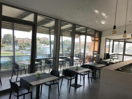 Desayuno buffet incluido todos los días 