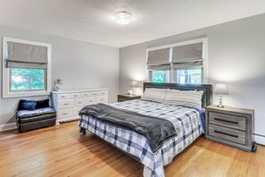 3 habitaciones, escritorio, tabla de planchar con plancha y internet 