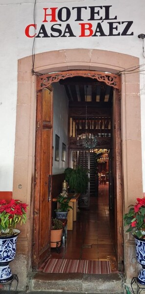 Fachada de la propiedad