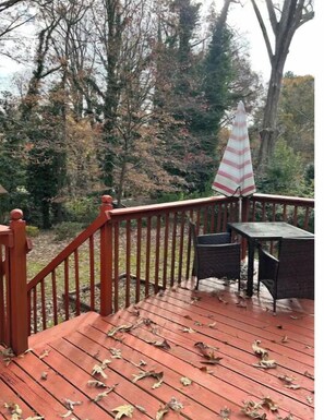 Outdoor dining - Welcome to your Atlanta Dream House! (East Point)