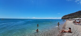 Beautiful HOUSE just a few meters from the beach and the sea in Mattinata Gargano