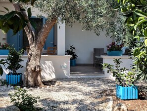 Terrace/patio - Beautiful HOUSE just a few meters from the beach and the sea in Mattinata Gargano (Mattinata)