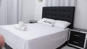 3 bedrooms, iron/ironing board, WiFi (free), bed sheets