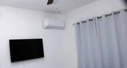 3 BR, 2 Bath Apartment, Pool & Gym, just 10 minutes from the monumento area