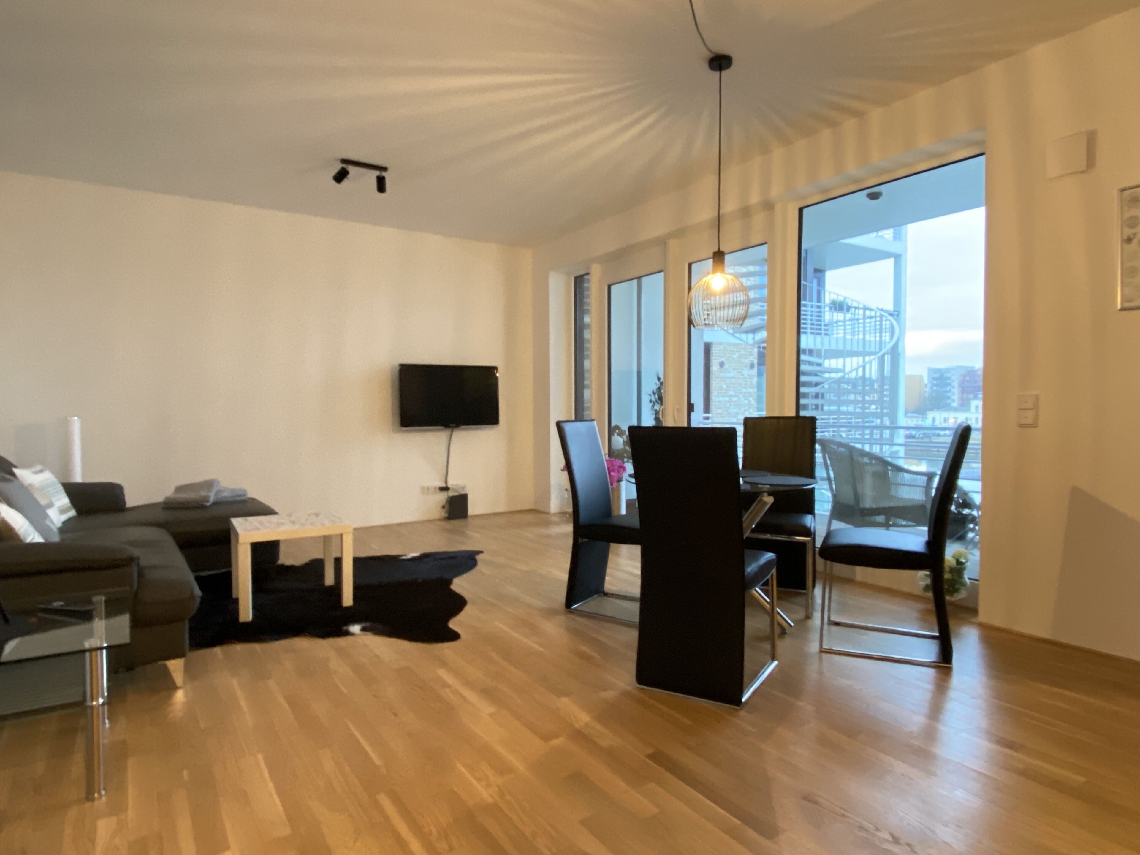 Bootshaus - First Row, Balcony, Garden Furniture, Underfloor Heating, Elevator - Bremerhaven
