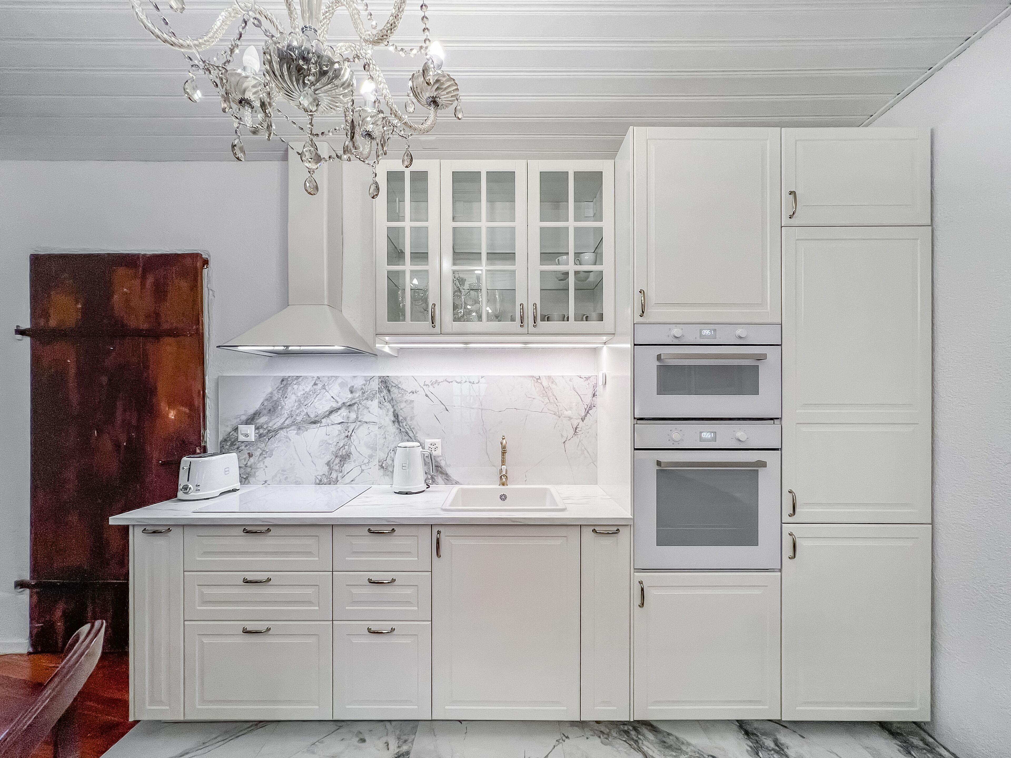 雪櫃、微波爐、焗爐、爐具