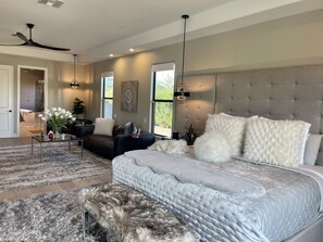 4 bedrooms, desk, iron/ironing board, free WiFi