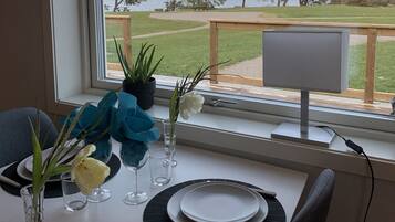 Comfort House, Accessible, Ocean View (Hus 11) | Individually decorated, individually furnished