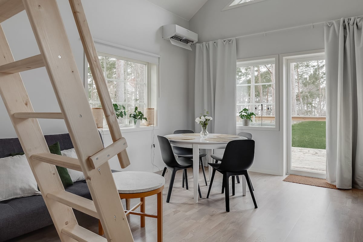 Comfort huis, toegankelijk voor mindervaliden, uitzicht op oceaan (Hus 1) | 2 slaapkamers, individueel gedecoreerd, individueel gemeubileerd