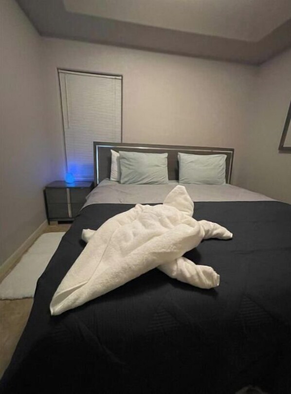 2 bedrooms, iron/ironing board, travel crib, free WiFi