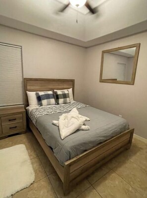 2 bedrooms, iron/ironing board, travel cot, free WiFi