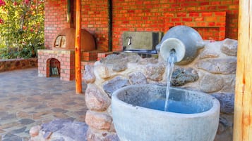 Tủ lạnh, lò vi sóng, máy rửa bát, máy xay thực phẩm