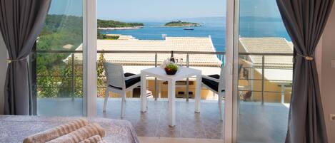 1 bedroom, in-room safe, iron/ironing board, free WiFi