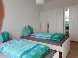 2 bedrooms, iron/ironing board, WiFi, bed sheets - Living Home (Sibiu)