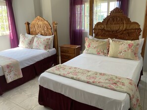 5 bedrooms, desk, iron/ironing board, free WiFi