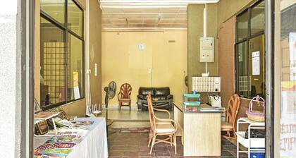 OYO 90702 Empire Inn 1