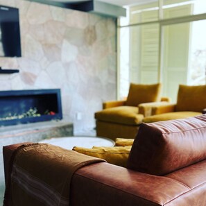 Smart TV, stereo, computer monitors, printers - A home on the park (Mendoza)