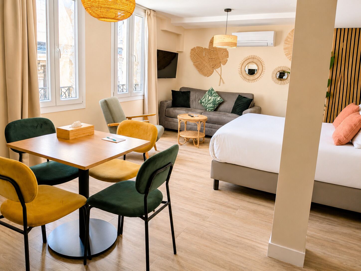 Classic Studio | Premium bedding, in-room safe, soundproofing, free WiFi