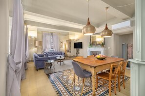 Dining - Tower View Apartment: classy with a view (Lucca)