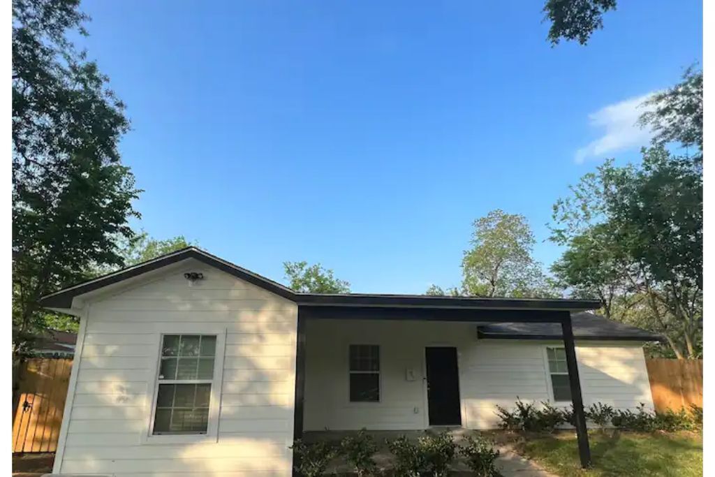Quaint newly renovated 3 bedroom home.