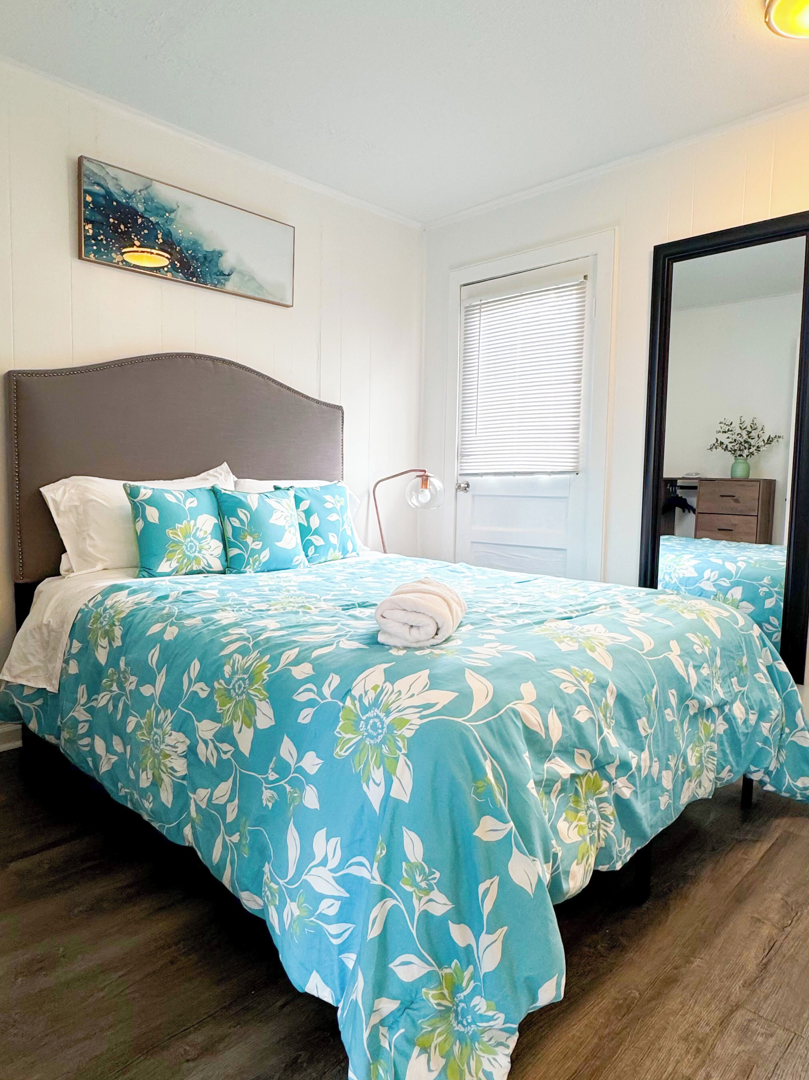 1 bedroom, desk, free WiFi, bed sheets