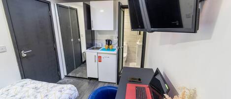 Studio | Iron/ironing board, free WiFi, bed sheets