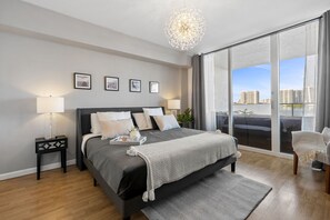 2 habitaciones, escritorio, tabla de planchar con plancha y wifi 