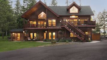 Casa de lujo | Vista frontal de la propiedad