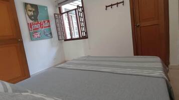 2 chambres, bureau, Wi-Fi gratuit, draps fournis