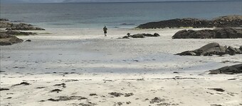 Luxury safari tent, outdoor bath sleeps 6. Near to Aran Island ferries and beach