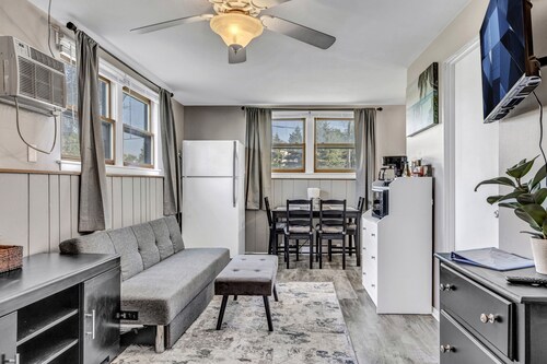 Studio1120F/BigTV/PKG/ near Chicago Outlet Mall/Downtown Aurora/Hollywood Casino