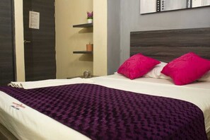 Basic Double Room Single Use, 1 Double Bed | Free WiFi - HOTEL KARIBEÑO 35 (Barranquilla)