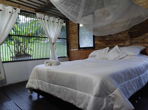 Beautiful private villa surrounded by nature 2 hours from Bogotá