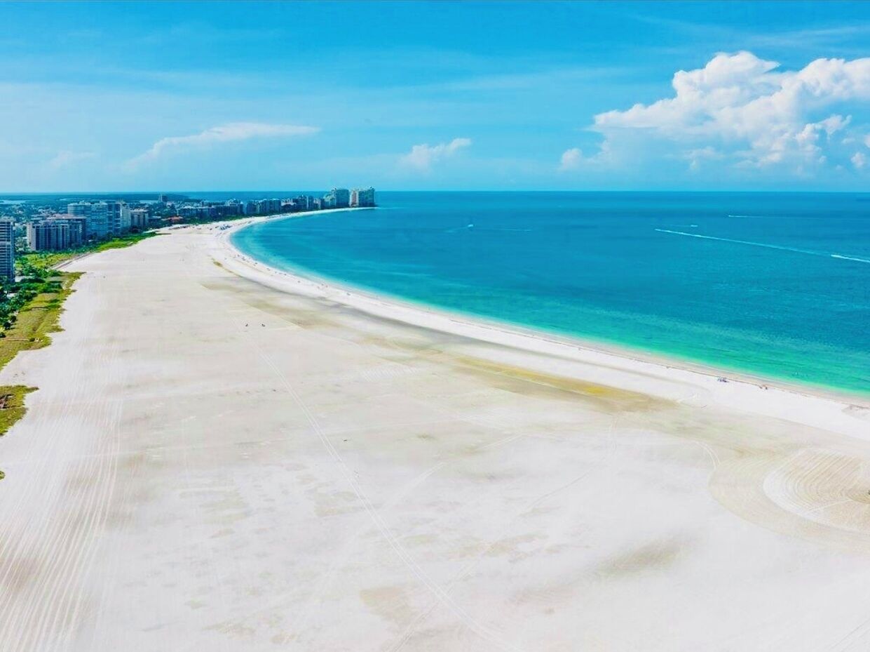 Am Strand, Liegestühle, Strandtücher
