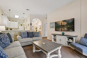 TV, offices - Bahama Bay- Cute 3 BR 2 king beds lake view! (Davenport)