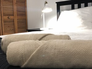 3 bedrooms, WiFi, bed sheets - Mi Casita in the Mountains_ 5 Min from the beach!_ Breathtaking View! (Yabucoa)